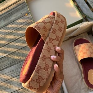GUCCI platform slide womens signature GG supreme motiif